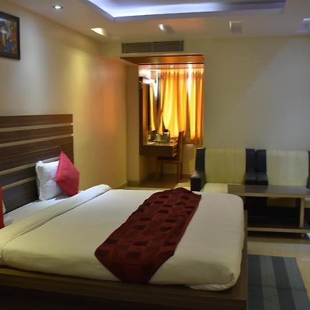 Hotel Saraswati Inn Aurangabad  ภายนอก รูปภาพ