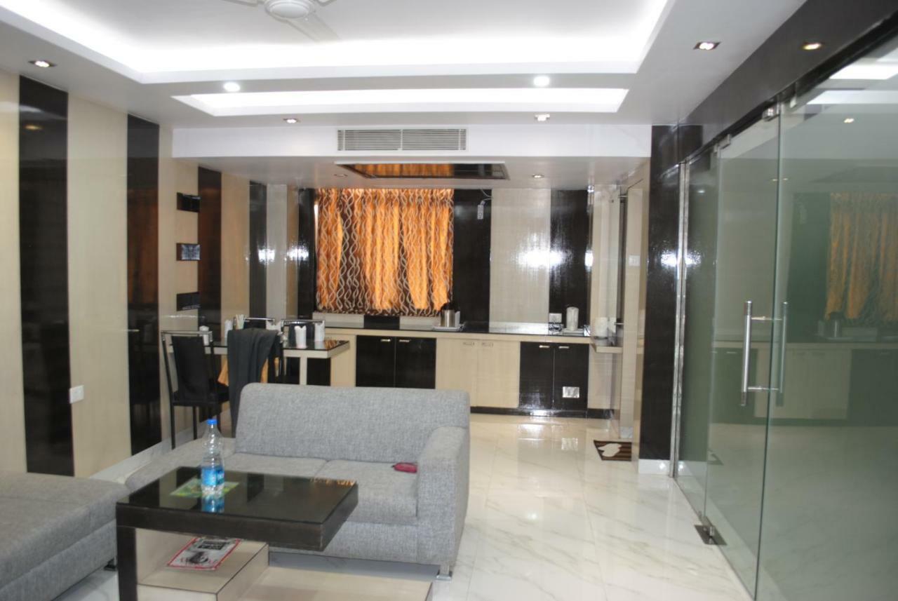 Hotel Saraswati Inn Aurangabad  ภายนอก รูปภาพ