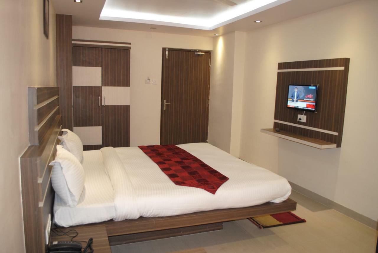 Hotel Saraswati Inn Aurangabad  ภายนอก รูปภาพ
