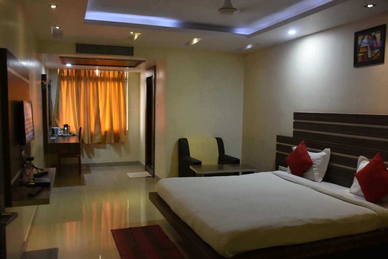 Hotel Saraswati Inn Aurangabad  ภายนอก รูปภาพ